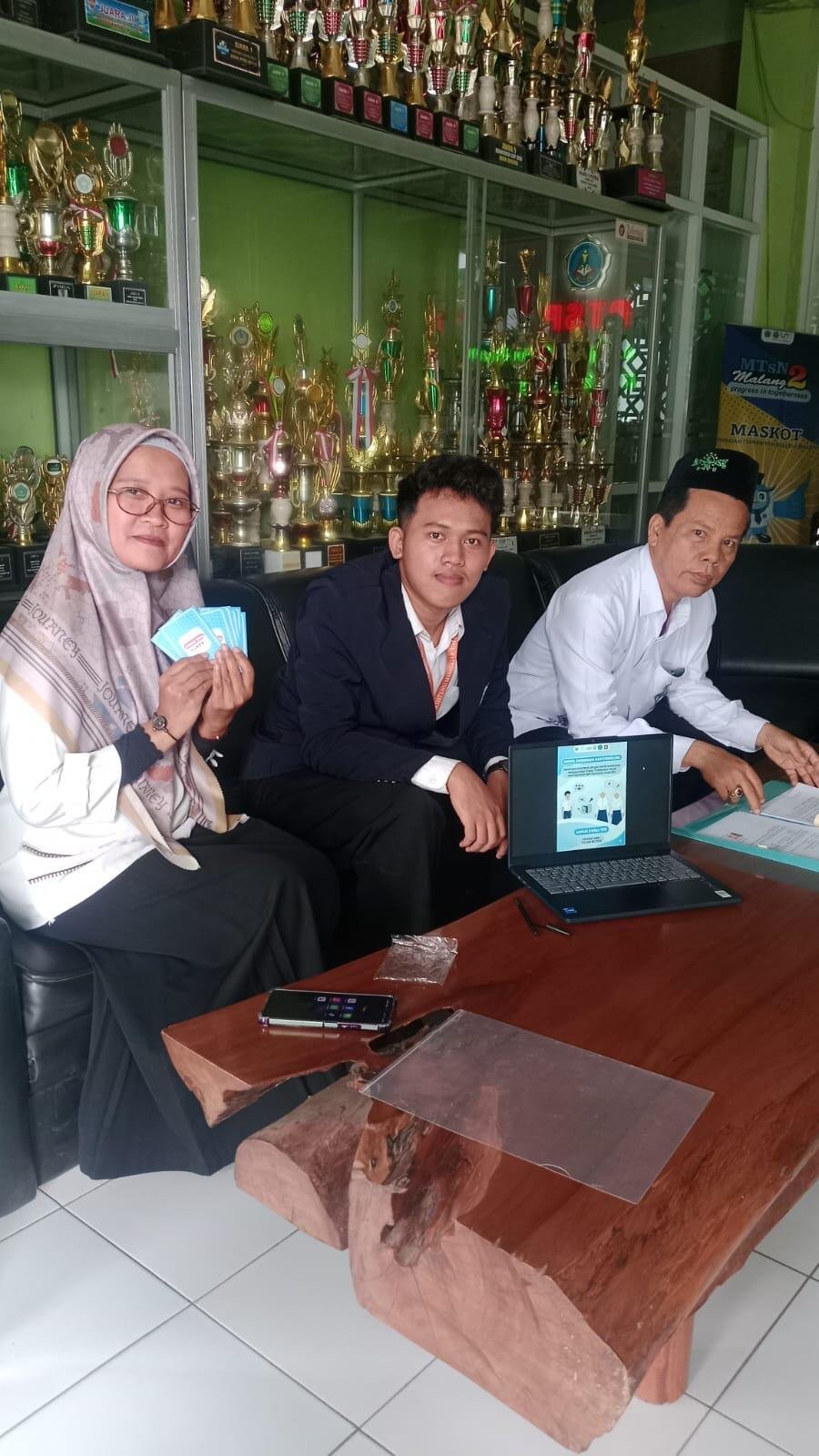 Kegiatan Bimbingan dan Konseling Siswa MTsN 2 Malang dalam Peningkatan Kesejahteraan Psikologis dan Penciptaan Lingkungan Belajar yang Aman untuk Mendukung SDGs 3, SDGs 4, SDGs 16, dan SDGs 17 56 MTsN 2 Malang