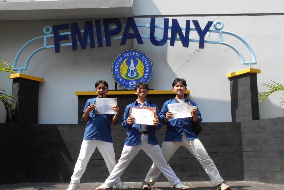 Tim Major MAN 1 Yogyakarta Raih Juara Satu Lomba Infografis KSI Mist 48 MAN 1 Yogyakarta