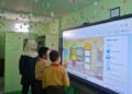 Siswa mengerjakan tantangan Wordwall (Sumber : Dokumentasi Pribadi)​​