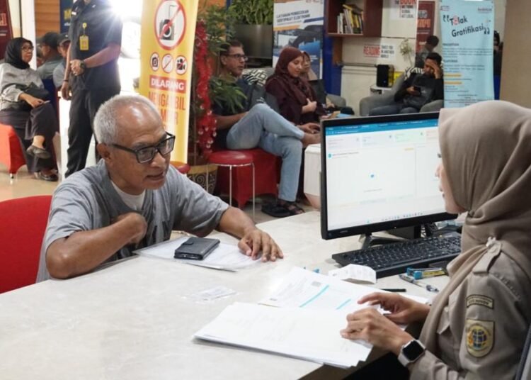 Masyarakat Semakin Percaya Urus Pertanahan Mandiri Berkat Layanan yang Transparan dan Mudah 46 WhatsApp Image 2026 06 08 at 15.29.40