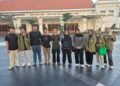 Semangat berbagi dan mengabdi untuk masyarakat. Mahasiswa melaksanakan kegiatan pengabdian masyarakat di kawasan Alun-Alun Surabaya sebagai bentuk kontribusi nyata dalam meningkatkan kepedulian sosial, mempererat hubungan dengan masyarakat, serta menerapkan ilmu yang diperoleh di bangku perkuliahan. ✨🤝