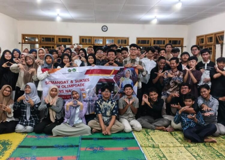Alumni Berprestasi Suntikkan Mental Juara kepada Peserta OSNK MAN 1 Yogyakarta 47 WhatsApp Image 2026 06 14 at 05.44.34
