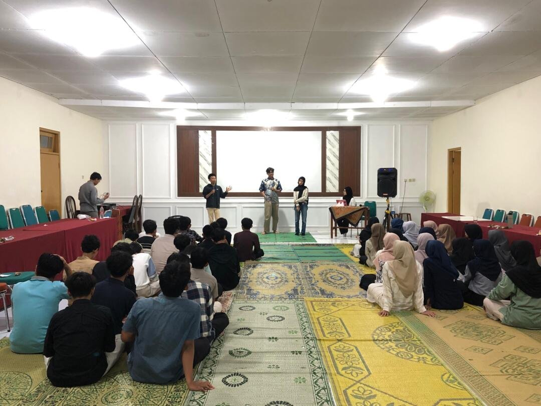 Alumni Berprestasi Suntikkan Mental Juara kepada Peserta OSNK MAN 1 Yogyakarta 48 MAN 1 Yogyakarta
