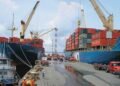 Awan Mendung di Selat Taiwan, Ini Strategi RI Amankan Rantai Pasok Teknologi 48 Foto Kapal Dagang di Dermaga