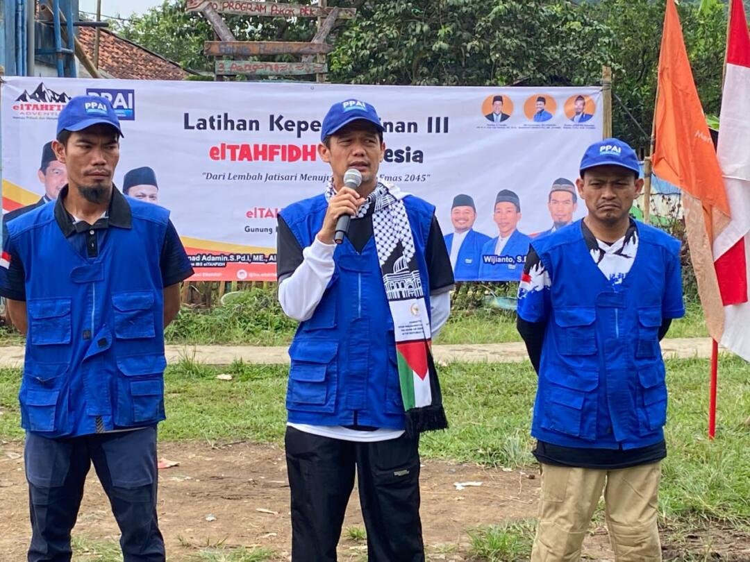 Menembus Batas Usia: Kisah Teladan Abi Jhon Mendampingi Pemuda elTAHFIDH Menaklukkan Gunung Halimun 52 WhatsApp Image 2026 06 16 at 14.20.13 3
