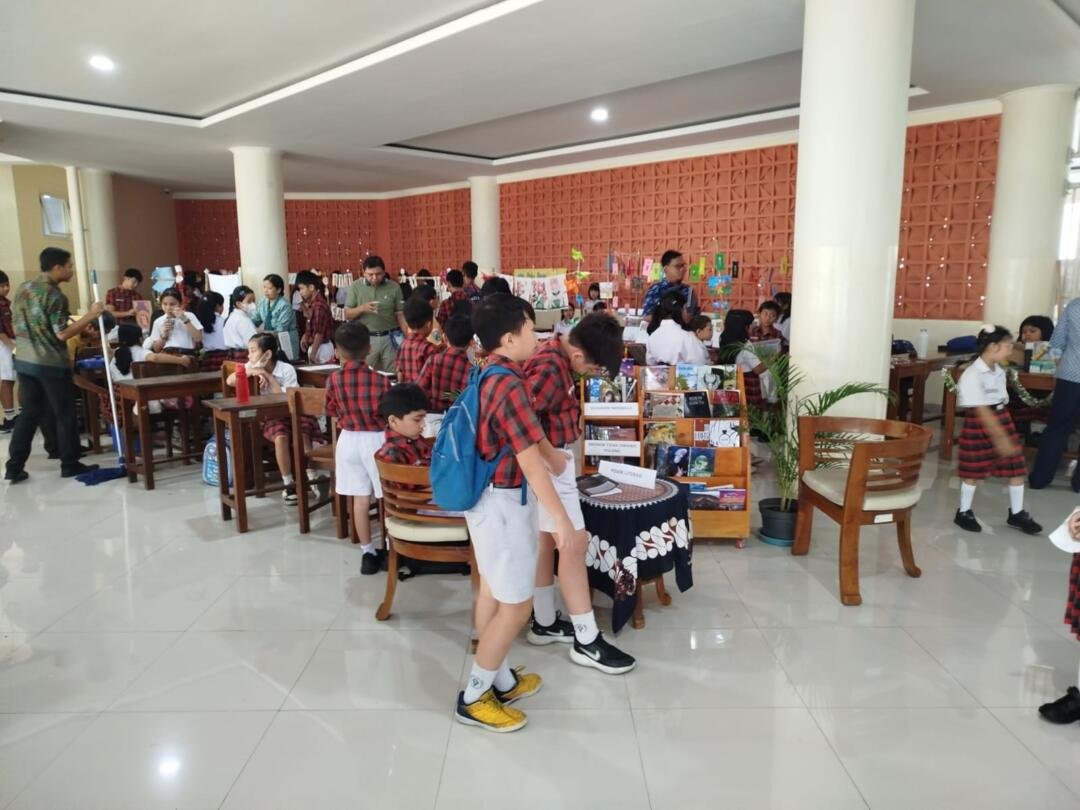 Penerimaan Rapor dan Pameran Karya Siswa Jadi Momentum Apresiasi Pembelajaran 54 WhatsApp Image 2026 06 19 at 13.05.16