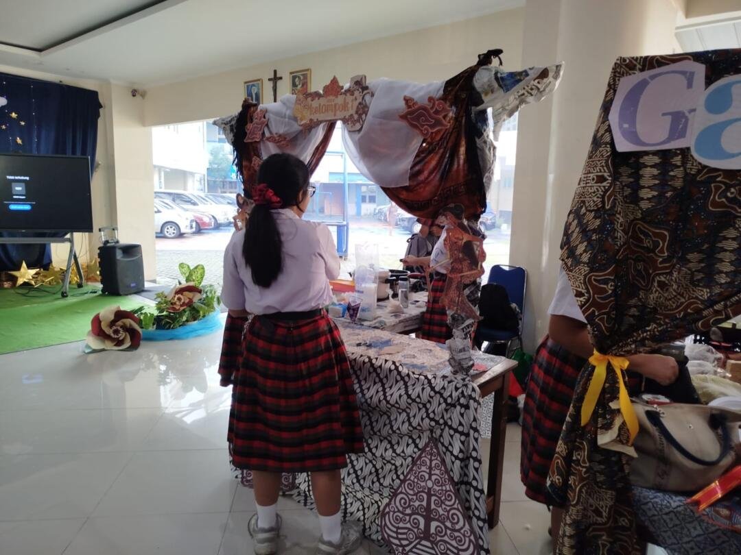 Penerimaan Rapor dan Pameran Karya Siswa Jadi Momentum Apresiasi Pembelajaran 51 WhatsApp Image 2026 06 19 at 13.05.19 2