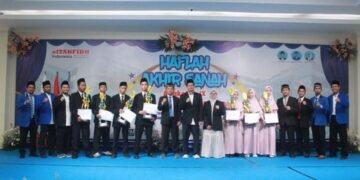 Gemilang! Tiga Santriwati Terbaik Borong Prestasi Akademik, Tahfidh, hingga Kancah Internasional di Haflah Akhir Sanah SMP Qur'an elTAHFIDH 56 WhatsApp Image 2026 06 21 at 13.12.40