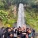 Suasana curug cibeureum yang di padati mahasiswa. (Foto: Dennis Fadilah)