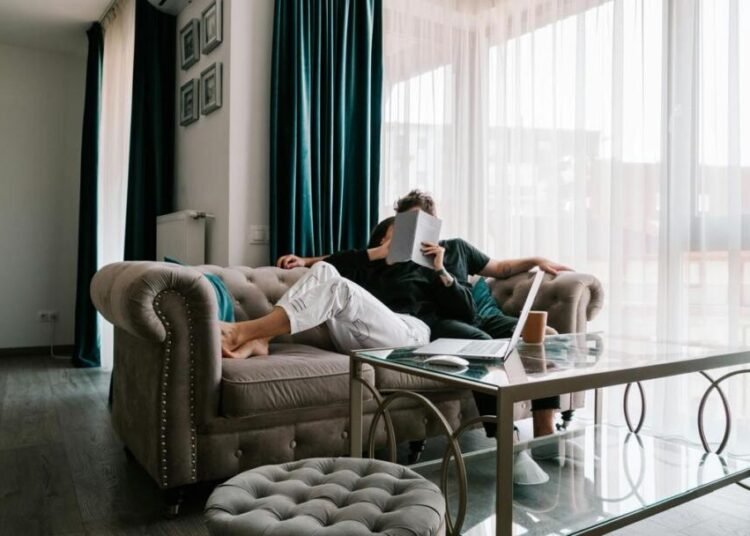 Gaya Hidup Living Together ala Gen Z: Pilihan Realistis atau Sekadar Ikut Trend 46 Ilustrasi Living Together (Sumber: Unplash/Toa Heftiba)