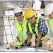 Gambar Mahasiswa Teknik Sipil merancang Infrastruktrur (Sumber: https://blognyarey.com/wp-content/uploads/2025/05/apa-itu-teknik-sipil.jpg)