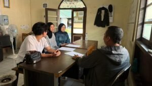 Wawancara Dengan Lurah Pasar Ngasem (Sumber: Dokumentasi Pribadi)