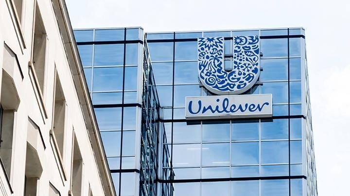 Manajemen Risiko dalam Mengembangkan Fluktuasi Nilai Tukar Rupiah : Studi Kasus PT Unilever Indonesia Tbk 46 d6df903bc9153432e310f324060e12f8