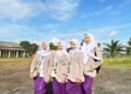 Skrining Penyakit Tidak Menular (PTM) Jadi Fokus Kegiatan Praktik Belajar Lapangan (PBL) Mahasiswa Poltekkes Kemenkes Palembang di Puskesmas Multiwahana 51 Foto mahasiswa Program Studi Pengawasan Epidemiologi di Puskesmas Multiwahana Palembang (Sumber: Dokumentasi Pribadi)