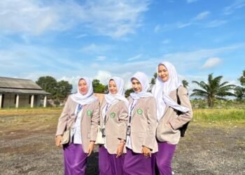 Foto mahasiswa Program Studi Pengawasan Epidemiologi di Puskesmas Multiwahana Palembang (Sumber: Dokumentasi Pribadi)