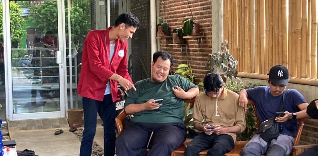 Mahasiswa Telkom University Gelar Pelatihan Canva untuk Tingkatkan Literasi Digital Remaja Karanggondang 52 foto3