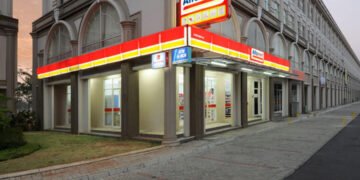 Sistem Informasi Manajemen Persediaan di Alfamart: Bagaimana Data Menggerakkan Rak-Rak Toko 47 Sumber gambar: https://alfamart.co.id/frontend/img/home/img_home_franchise_mobile.jpg