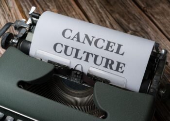 Ilustrasi bertuliskan cancel culture