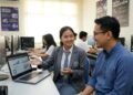 Siswa SMK Pemasaran mempresentasikan portofolio berbasis strategi niche market yang spesifik kepada mentor industri.