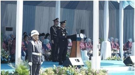Ilustrasi pelaksanaan kegiatan resmi, seperti upacara, pelantikan, serah terima jabatan, serta peringatan hari besar nasional (Sumber: Dokumentasi Pribadi)
