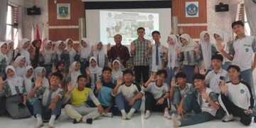 Transformasi Petani Milenial: Universitas Budi Luhur Sukses Gelar Pelatihan Smart Farming dan Diplomasi Pangan di SMAN 1 Curugbitung 56 Transformasi Petani Milenial: Universitas Budi Luhur Sukses Gelar Pelatihan Smart Farming dan Diplomasi Pangan di SMAN 1 Curugbitung