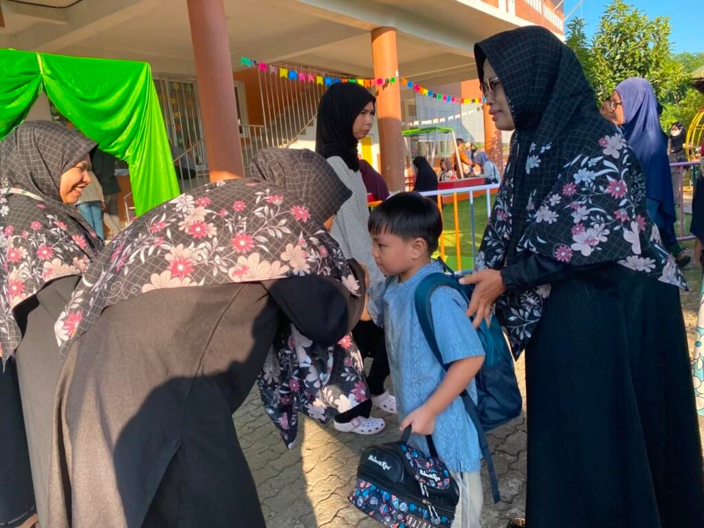 MPLS Hari Pertama, Guru TKIT Al-Fadiyah Berkenalan dengan Siswa Baru 47 1 2