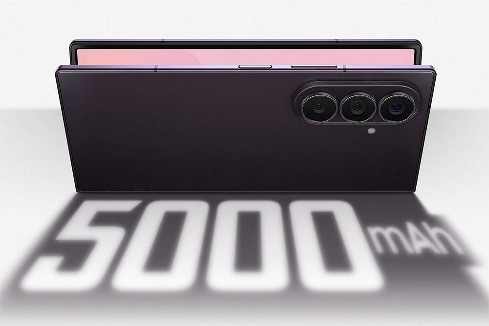 Dengan baterai 5.000mAh yang lebih besar, Galaxy Z Fold8 Ultra mendukung produktivitas, kreativitas, dan hiburan sepanjang hari dalam desain foldable yang semakin tipis.