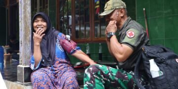 Menembus Tanjakan, Menembus Batas Saat Tim Kesehatan TMMD Ke-129 Memilih Datangi Pasien Bukan Menunggu Mereka Datang 1 1001651572 2