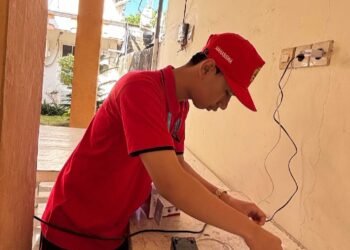 Dari Matahari untuk Keamanan: Penerapan CCTV Berbasis Solar Cell di Lingkungan Masyarakat Desa Asempapak Milpa Abdullah Endik Mahasiswa Semester 6, Program Kuliah Kerja Nyata (KKN) R17 Asempapak 46 CCTV Berbasis Solar Cell