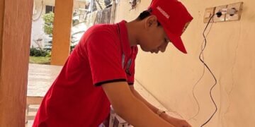 Dari Matahari untuk Keamanan: Penerapan CCTV Berbasis Solar Cell di Lingkungan Masyarakat Desa Asempapak Milpa Abdullah Endik Mahasiswa Semester 6, Program Kuliah Kerja Nyata (KKN) R17 Asempapak 60 CCTV Berbasis Solar Cell