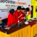 Berdayakan Penjual Bakso, Tim PKM R26 UNTAG Surabaya Gelar Pelatihan Penggunaan dan Perawatan Alat Penggiling Daging Manual 51 Tim PKM menjelaskan simulasi alat penggiling daging Manual Kepada Mitra
