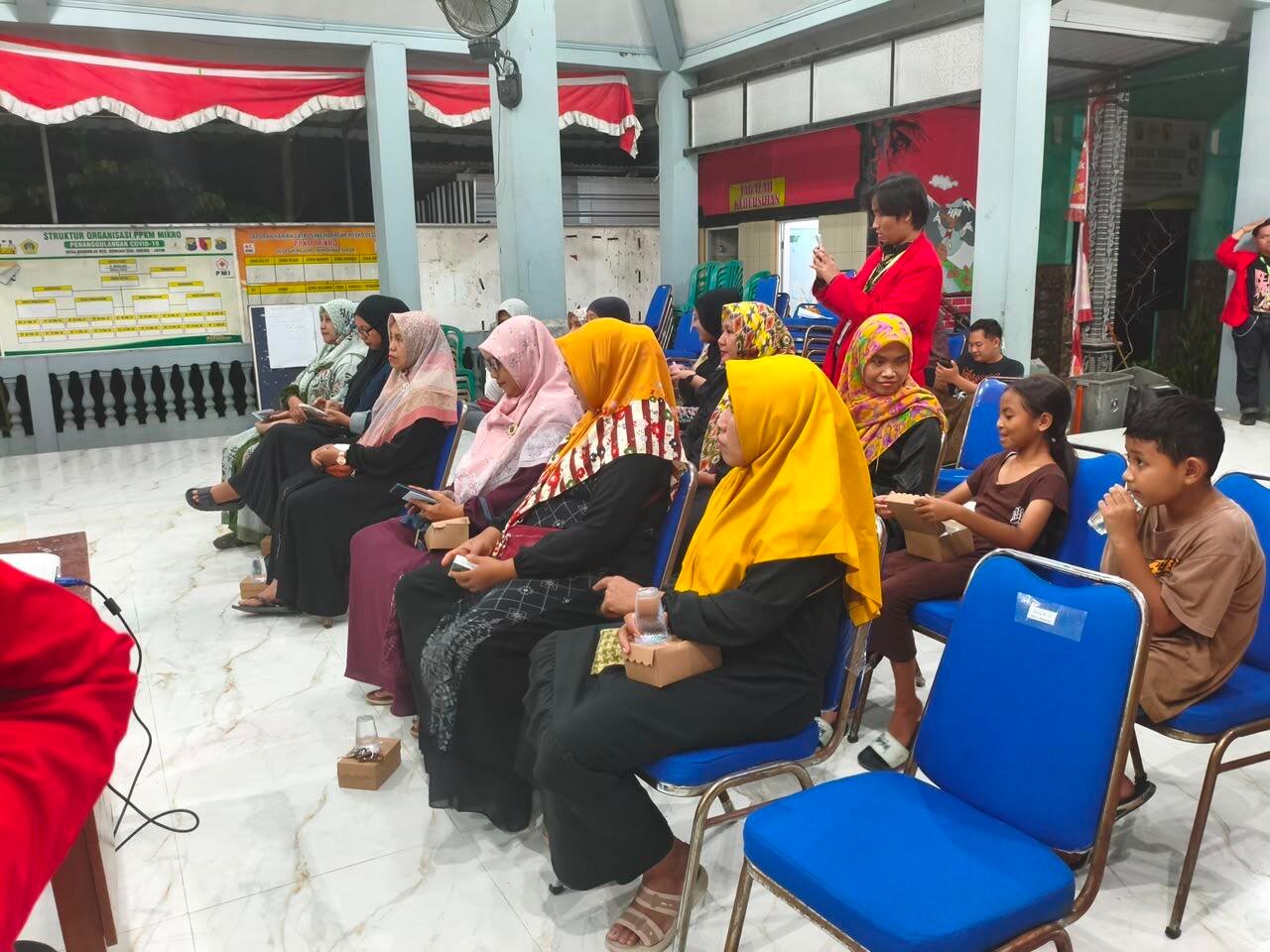 Dokumentasi kegiatan KKN edukasi Pelatihan Manajemen Stres dan Pengelolaan Emosi (Sumber: Dokumentasi Pribadi)