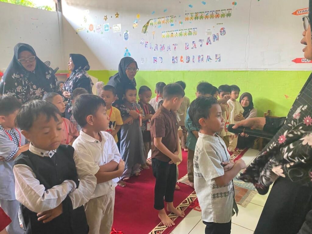 MPLS Hari Pertama, Guru TKIT Al-Fadiyah Berkenalan dengan Siswa Baru 51 5