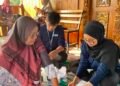 Sinergi Program SEHATI dan Prolanis, BBK 8 UNAIR Bersama Pustu Rayung Gelar Skrining Kesehatan Lansia di Tuban 47 Mahasiswa BBK 8 UNAIR melakukan pemeriksaan kesehatan lansia pada kegiatan PROLANIS di Desa Rayung, Selasa (21/7/2026).