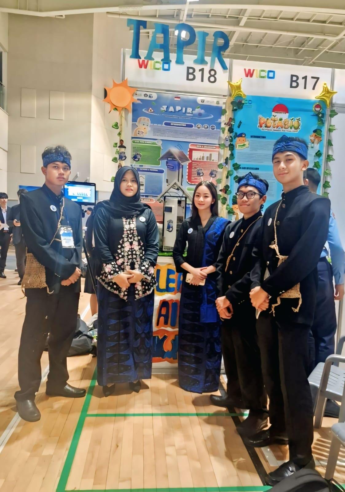 Harumkan Nama Bangsa, Chelsi Chiapinsky Heryadi Raih Medali Emas di WICO 2026 Lewat Inovasi Pemurni Udara 48 Harumkan Nama Bangsa, Chelsi Chiapinsky Heryadi Raih Medali Emas di WICO 2026 Lewat Inovasi Pemurni Udara