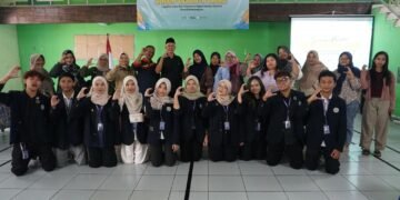 Mahasiswa UM BBM Kendalpayak Gelar Seminar Legalitas Usaha dan Pemasaran Digital bagi UMKM 58 (Sesi dokumentasi bersama kegiatan seminar legalitas usaha dan strategi pemasaran)
