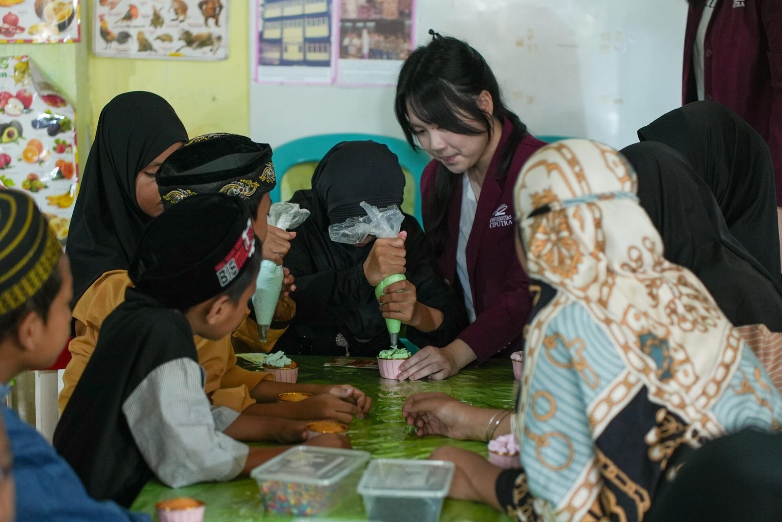 FDU Umum UC Makassar Tebarkan Harapan Melalui Bakti Sosial di Panti Asuhan Kasih Ibu 52 DSC08626 1