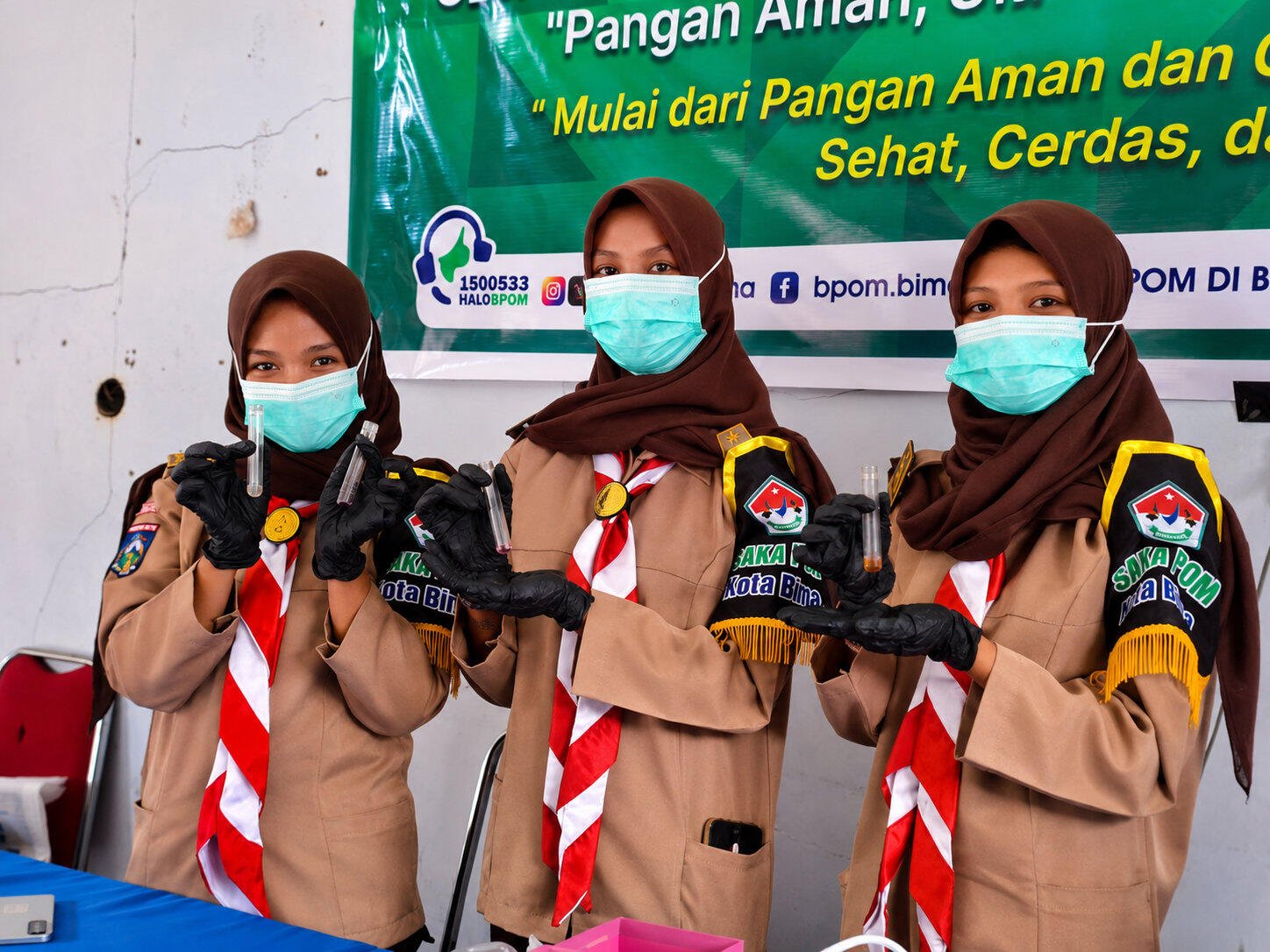 Demo Uji Cepat Bahan Berbahaya oleh Anggota Saka POM Kota Bima