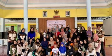 Semarak Kebersamaan, Mahasiswa KKN 50 UINSA Gelar Senam Pagi dan Lomba Bersama Warga Desa Sumberwudi 56 Dokumentasi Foto Senam Bersama KKN 50 UINSA 2026