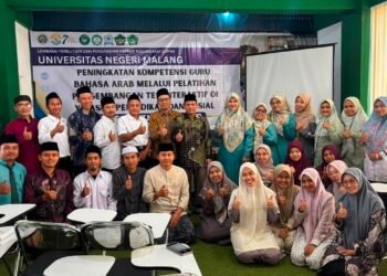 Foto 3. Foto bersama seluruh peserta narasumber dan panitia penyelenggara pada akhir kegiatan pelatihan