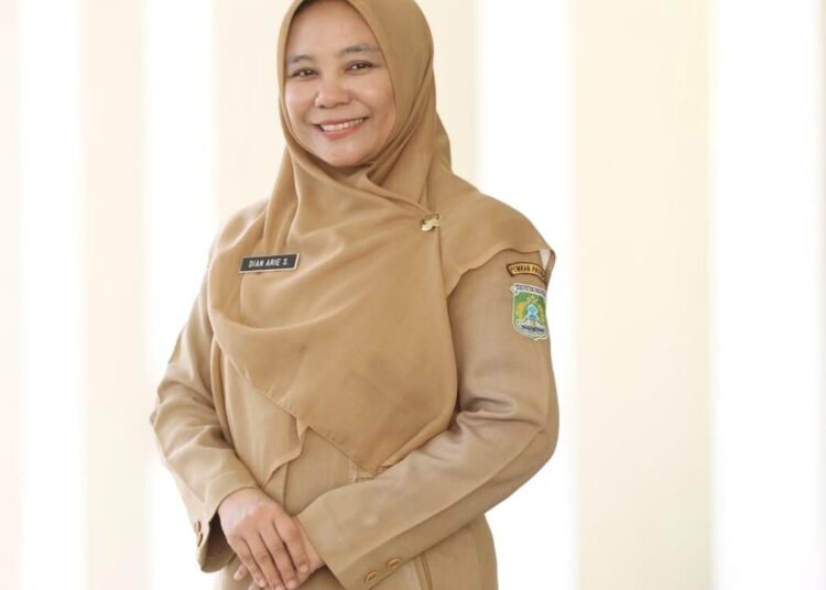Dari Puskesmas hingga Kursi Direktur: Perjalanan Dedikasi Dokter Alumni Fakultas Kedokteran Unair ’95 di Dunia Manajemen Rumah Sakit. 46 Foto dr. Dian Arie Setyawati 1