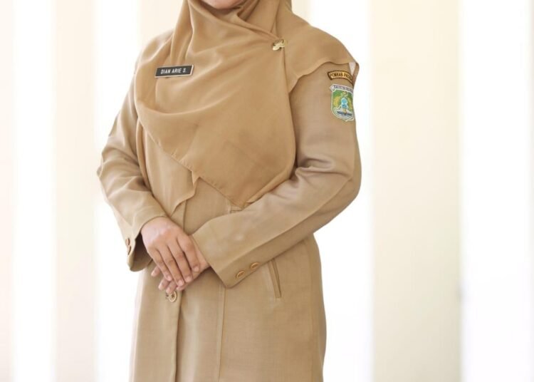 Dari Puskesmas hingga Kursi Direktur: Perjalanan Dedikasi Dokter Alumni Fakultas Kedokteran Unair ’95 di Dunia Manajemen Rumah Sakit. 46 Foto dr. Dian Arie Setyawati