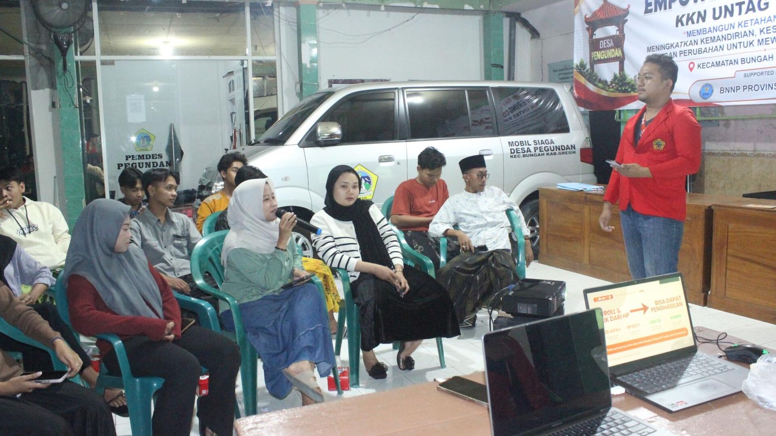 Mahasiswa KKN Untag Surabaya Rintis Kader Afiliasi Digital di Desa Pegundan 50 Foto pemateri dan peserta