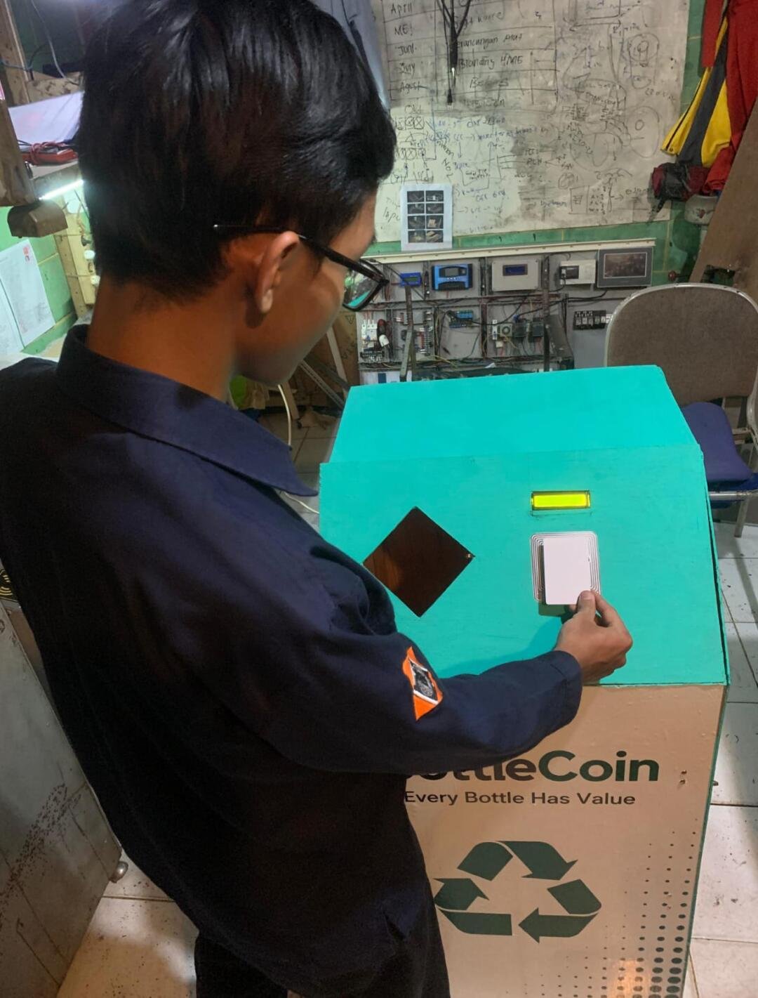 Mahasiswa Teknik Elektro Institut Teknologi Indonesia Kembangkan BottleCoin, Smart Bottle Collection Station Berbasis IoT untuk Mendukung Daur Ulang Plastik 50 IMG 20260703 WA0069