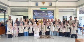 KKN 59 UINSA Dampingi Pelaku UMKM Kaligerman Kuasai Strategi Digital Marketing di Era Modern 56 IMG 20260707 WA0003 1