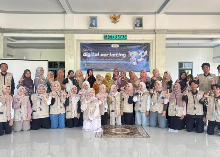 KKN 59 UINSA Dampingi Pelaku UMKM Kaligerman Kuasai Strategi Digital Marketing di Era Modern 46 IMG 20260707 WA0003 1