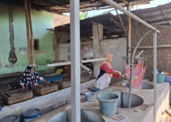 Dari Membuat Tahu hingga Membangun Masjid: Kisah Inspiratif Pengusaha Lokal dalam Liputan KKN 148 UINSA Surabaya 46 Produksi tahu
