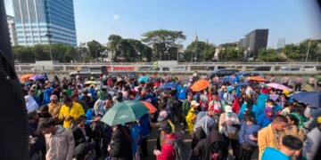 BEM Pesantren Seluruh Indonesia Gelar Aksi di DPR, Desak Panggil Kejaksaan RI Usut Kasus Batu Bara PLTU 60 IMG 20260710 WA0020