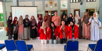 Kebersihan Dimulai Dari Rumah, Mahasiswa KKN UNTAG Surabaya Ajak Ibu-Ibu PKK Tingkatkan kesadaran kebersihan 56 Sumber: Dokumentasi pribadi
