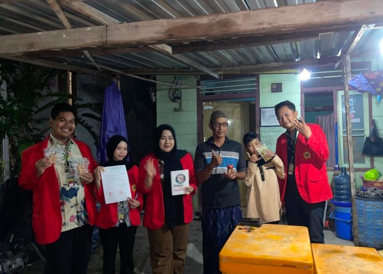 Mahasiswa UNTAG Surabaya Sukses Dorong Ekonomi Desa Sukorejo Lewat Inovasi Olahan Udang Bersama Bapak Solikhin 46 Dokumentasi dengan mitra